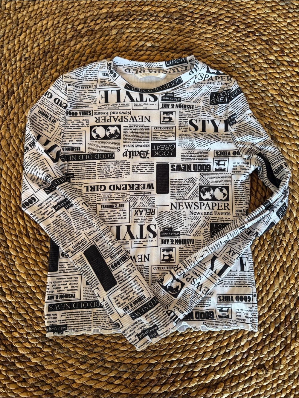 Urban Planet Kids Long-Sleeve Newspaper Print Top - Black & White
